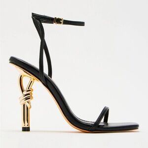 Fashion Nova black ankle strap 6sz